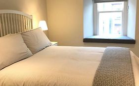 Bush House Accommodation - The Diamond